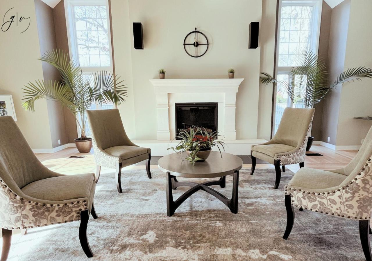 Getaway Villa- 3 Mins To Mohegan- Fully Stocked With Two Full Beds & Fireplace- Jacuzzi, Saltwater Pools, Sauna Norwich Luaran gambar